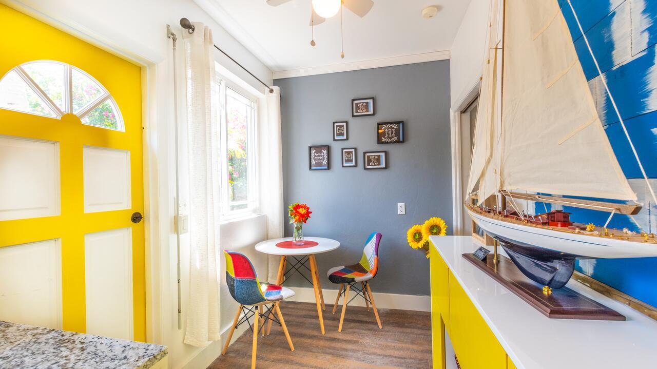 Lemon Cottage - At Orange Hill ナッソー エクステリア 写真